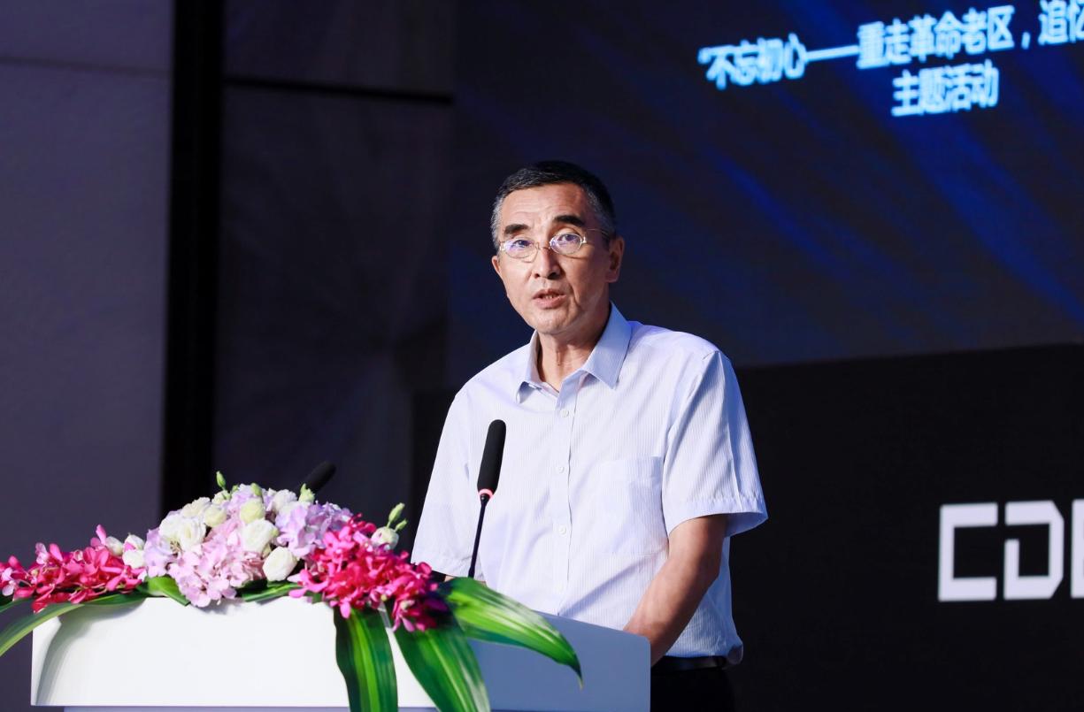 张毅君.jpg